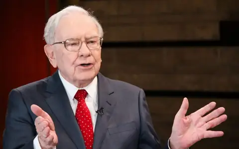 “Dust Off Yourself and Get Back,” Warren Buffett’s Sagacious Advice on Failure