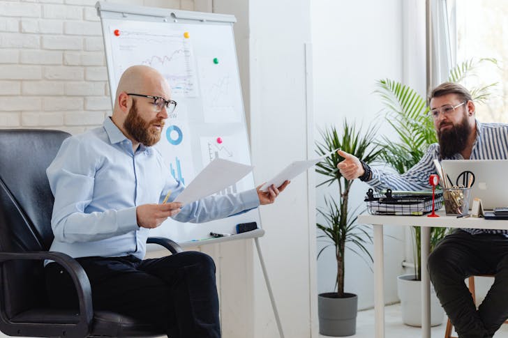 How much do brokers charge to sell a business?
